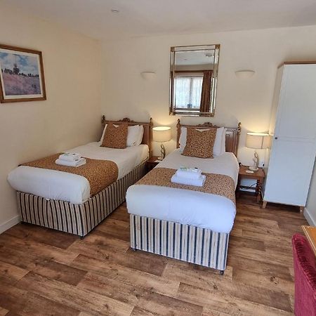 The Fox & Hounds Otel Faringdon Oda fotoğraf